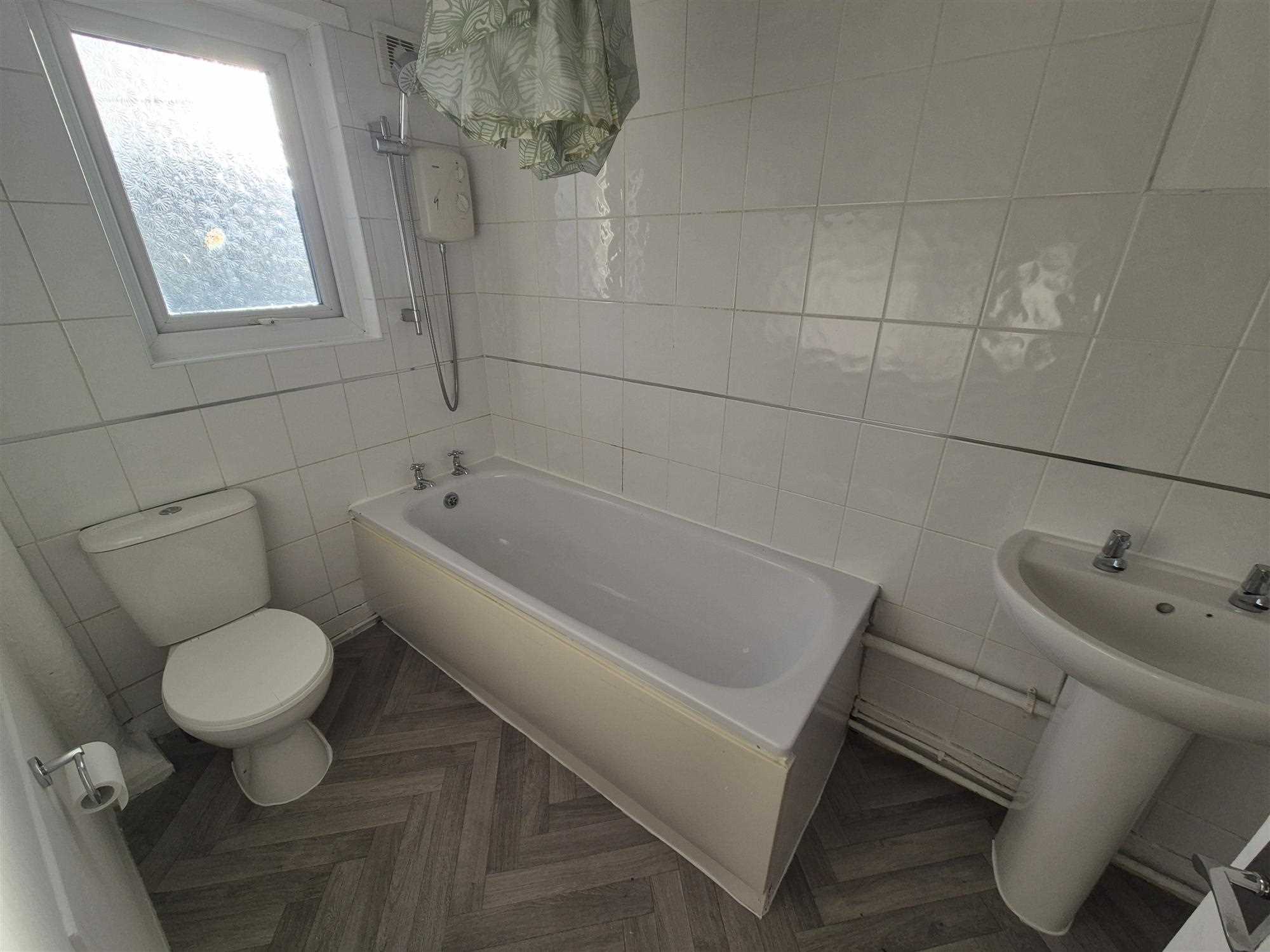 27 Pershore Road, Kirby — photo 7 of 12