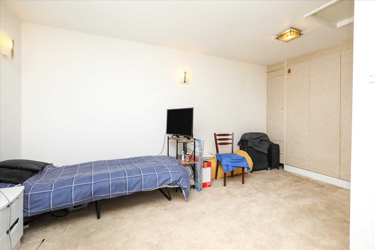 26 Abberley Close — photo 3 of 11