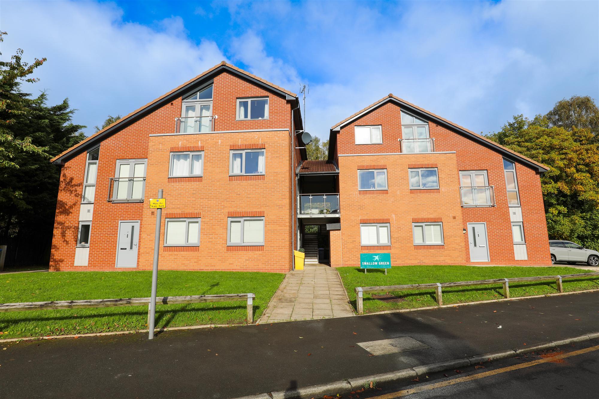 39 Bridgewater Road, Altrincham — photo 1 of 15