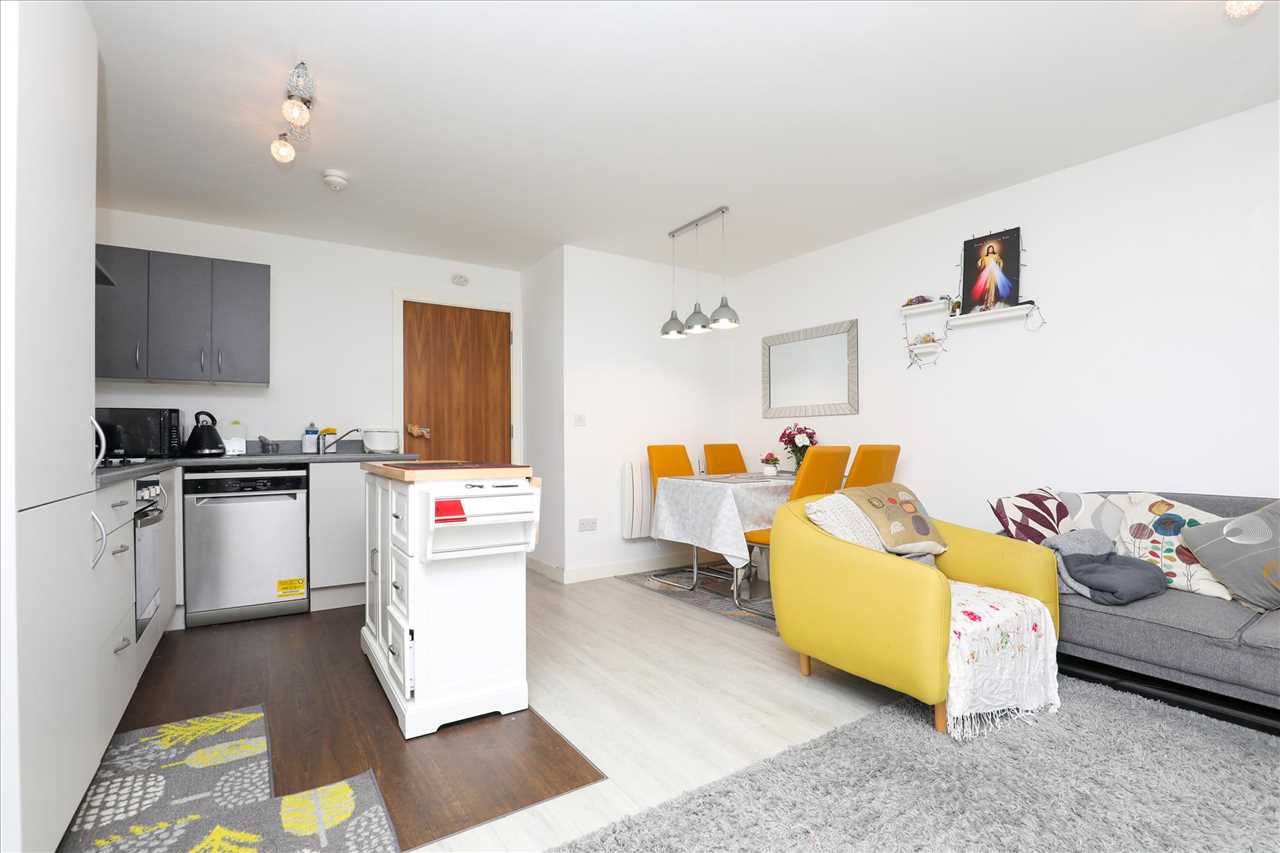 39 Bridgewater Road, Altrincham — photo 3 of 15