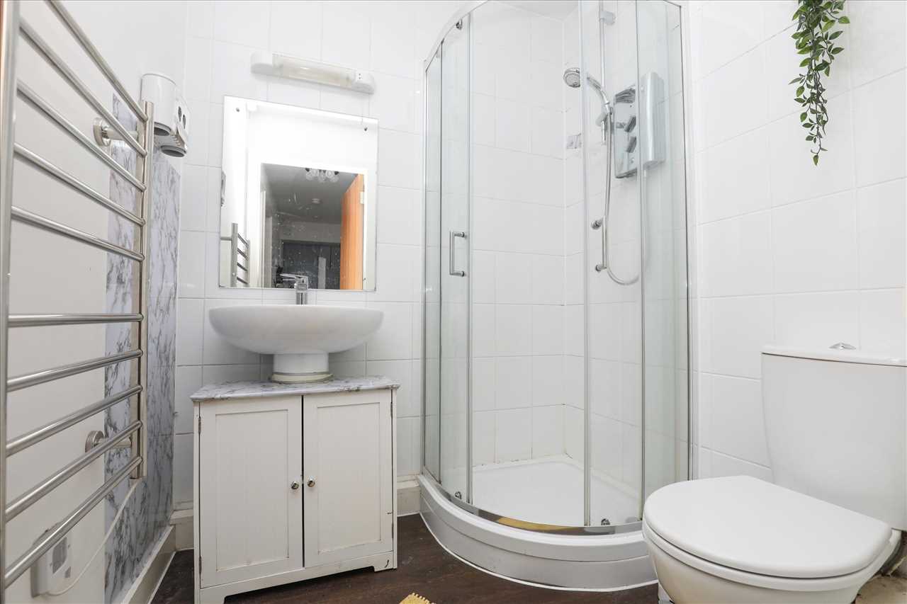 39 Bridgewater Road, Altrincham — photo 12 of 15