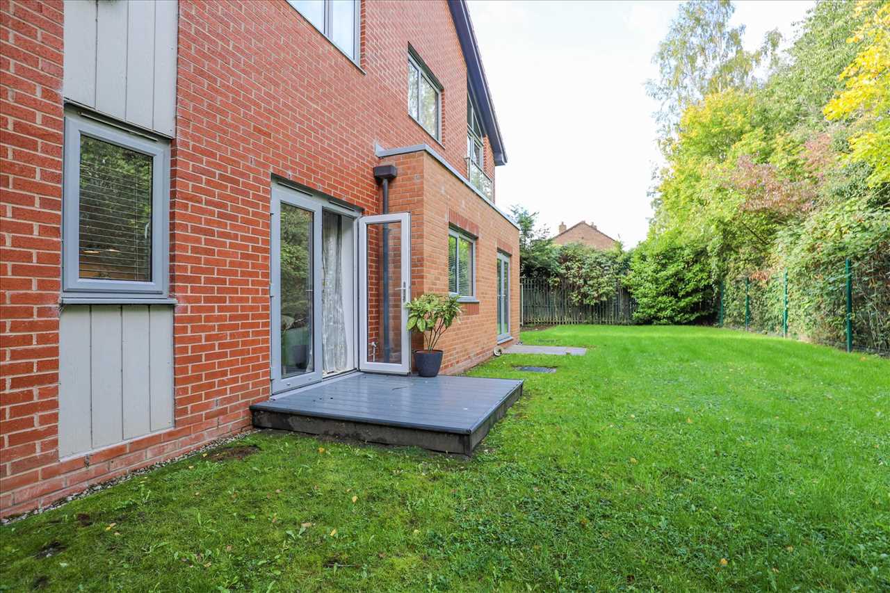 39 Bridgewater Road, Altrincham — photo 14 of 15