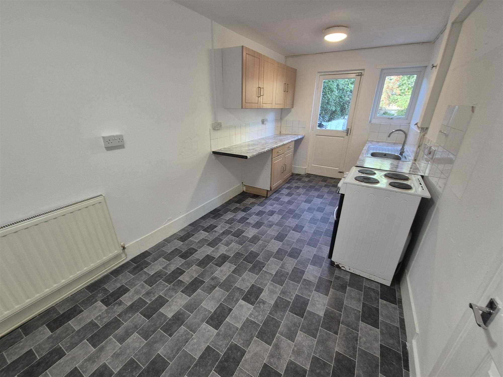 27 Pershore Road, Kirby — photo 5 of 12
